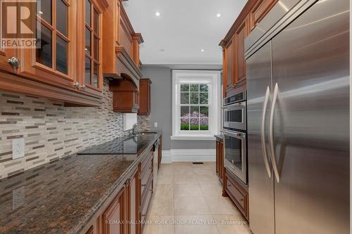 302 - 10360 Islington Avenue, Vaughan, ON - Indoor Photo Showing Kitchen With Upgraded Kitchen