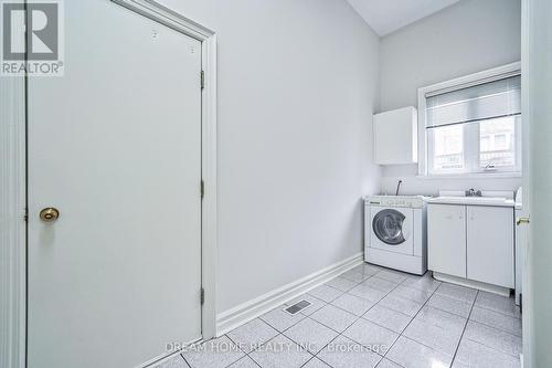 53 Lady Lynn Crescent W, Richmond Hill, ON - Indoor Photo Showing Laundry Room