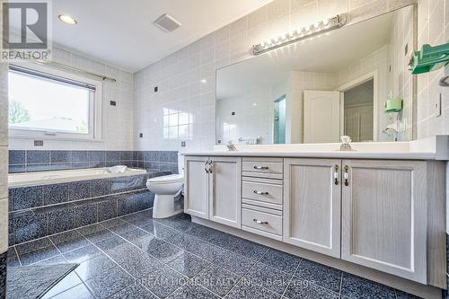 53 Lady Lynn Crescent W, Richmond Hill, ON - Indoor Photo Showing Bathroom
