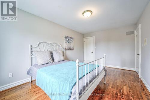 53 Lady Lynn Crescent W, Richmond Hill, ON - Indoor Photo Showing Bedroom