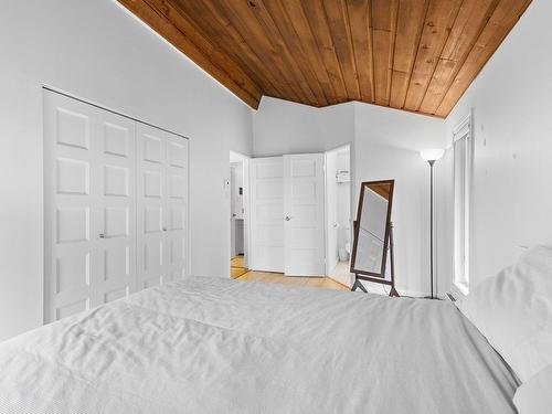 Chambre Ã  coucher principale - 8-111 Ch. De La Baie-Viau, Sainte-Agathe-Des-Monts, QC - Indoor Photo Showing Bedroom