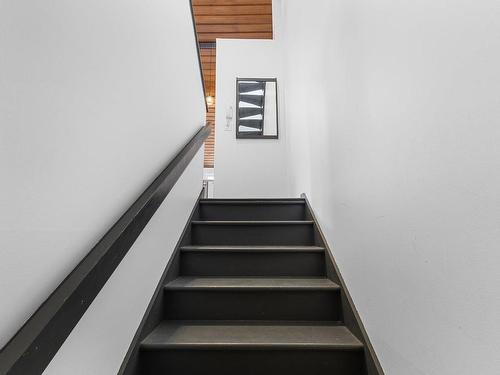 Staircase - 8-111 Ch. De La Baie-Viau, Sainte-Agathe-Des-Monts, QC - Indoor Photo Showing Other Room
