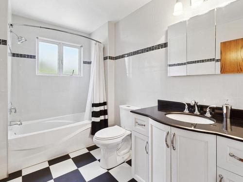 Salle de bains - 38 Rue Grace-Shantz, Kirkland, QC - Indoor Photo Showing Bathroom