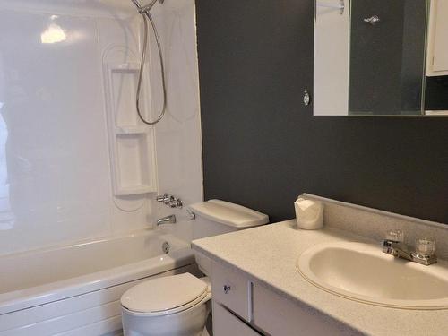 Bathroom - 370 Rue Desjardins N., Granby, QC - Indoor Photo Showing Bathroom