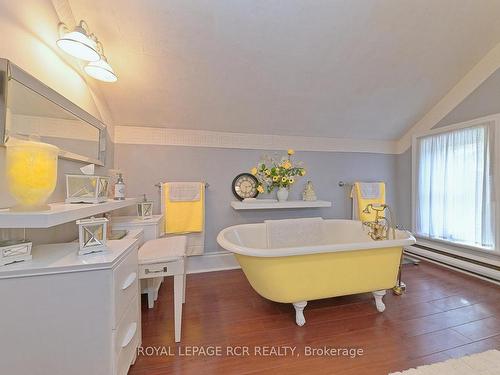 2964 12/13 Sunnidale Sdrd S, Clearview, ON - Indoor Photo Showing Bathroom