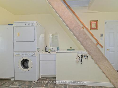 2964 12/13 Sunnidale Sdrd S, Clearview, ON - Indoor Photo Showing Laundry Room