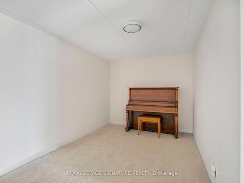 305-486 Laclie St, Orillia, ON - Indoor Photo Showing Other Room