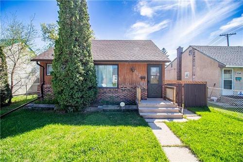 562 Martin Ave, Winnipeg, MB 