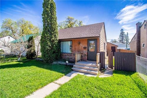 562 Martin Ave, Winnipeg, MB 