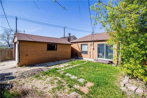 562 Martin Ave, Winnipeg, MB 