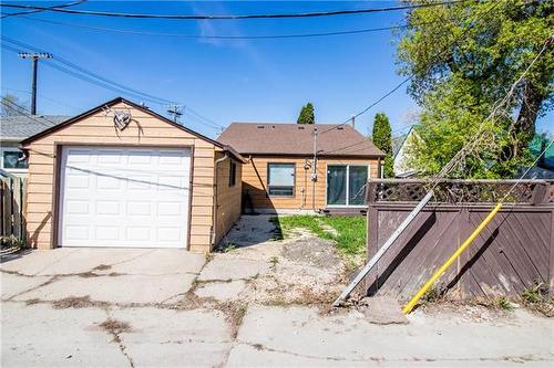 562 Martin Ave, Winnipeg, MB 