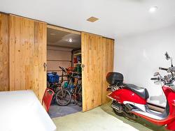 Garage - 