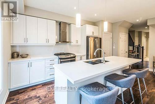 5 - 21 Madonna Drive, Hamilton, ON - Indoor Photo Showing Kitchen With Double Sink With Upgraded Kitchen