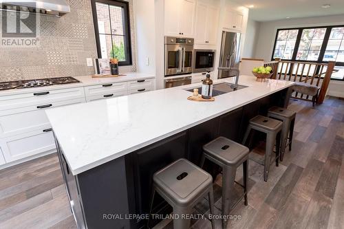 34 Widdicomb Crescent, London, ON - Indoor Photo Showing Kitchen With Upgraded Kitchen