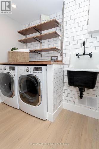 34 Widdicomb Crescent, London, ON - Indoor Photo Showing Laundry Room