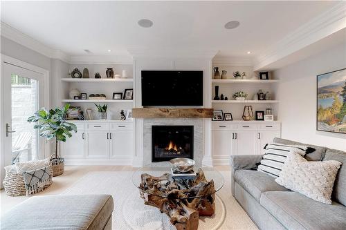 217 Poplar Drive, Burlington, ON - Indoor Photo Showing Living Room With Fireplace