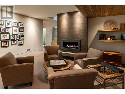 121 Sky Court, Kelowna, BC - Indoor Photo Showing Living Room With Fireplace
