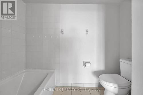 913 - 4727 Sheppard Avenue E, Toronto, ON - Indoor Photo Showing Bathroom