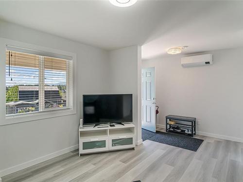 275 Castley Hts, Lake Cowichan, BC - Indoor Photo Showing Other Room
