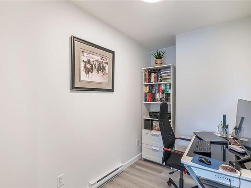 275 Castley Hts, Lake Cowichan, BC - Indoor Photo Showing Office
