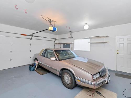6057 Wisteria Way, Duncan, BC - Indoor Photo Showing Garage