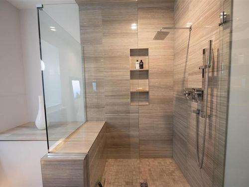 2645 Sunderland Rd, Campbell River, BC - Indoor Photo Showing Bathroom