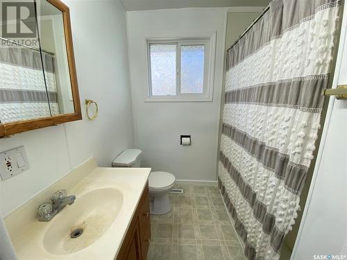 161 Darlington Street E, Yorkton, SK - Indoor Photo Showing Bathroom