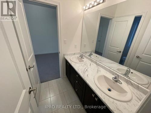 4 Priory Drive, Whitby, ON - Indoor Photo Showing Bathroom