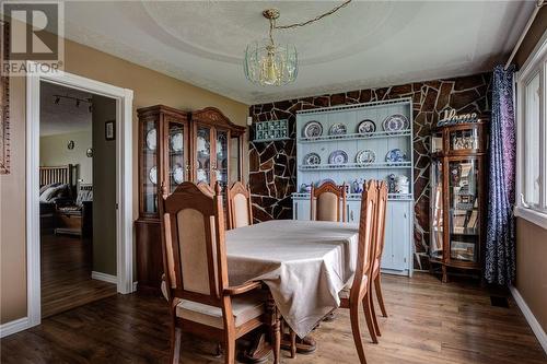 1536 Sparks Avenue, Sudbury, ON - Indoor Photo Showing Dining Room
