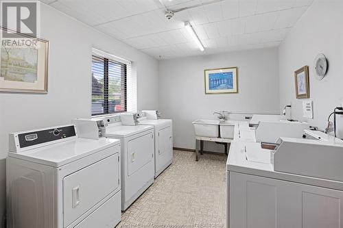 9155 Wyandotte Street East, Windsor, ON - Indoor Photo Showing Laundry Room
