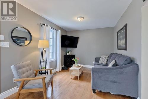 547 Mackay Street, Pembroke, ON - Indoor Photo Showing Living Room