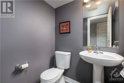 540 Stonefield Private Unit#1, Ottawa, ON - Indoor Photo Showing Bathroom