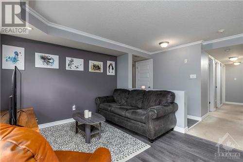 540 Stonefield Private Unit#1, Ottawa, ON - Indoor Photo Showing Living Room