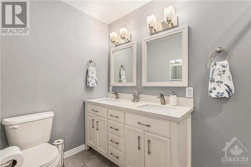 357 Huron Avenue S, Ottawa, ON - Indoor Photo Showing Bathroom