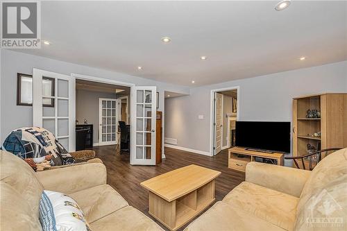 Spacious - 357 Huron Avenue S, Ottawa, ON - Indoor Photo Showing Living Room