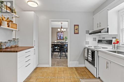 235 Delhi Avenue, Toronto, ON - Indoor Photo Showing Kitchen