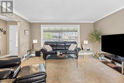 235 Delhi Avenue, Toronto, ON - Indoor Photo Showing Living Room