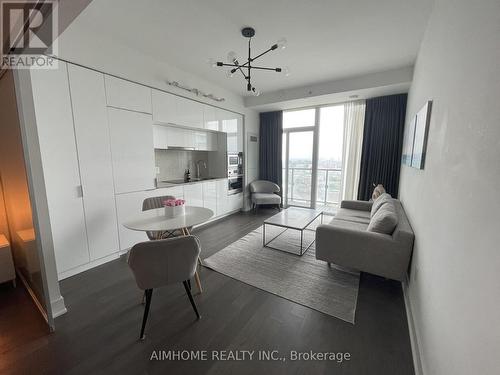 3011 - 955 Bay Street, Toronto, ON - Indoor Photo Showing Living Room