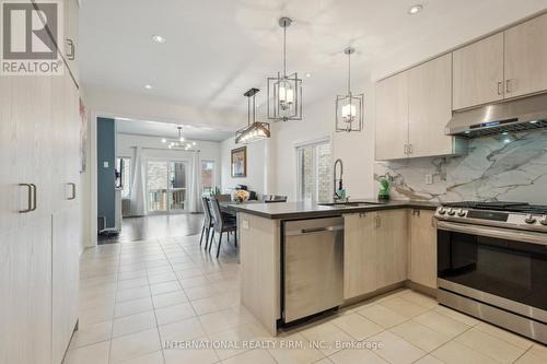 34 Pietrowski Drive, Georgina, ON - Indoor Photo Showing Kitchen With Upgraded Kitchen