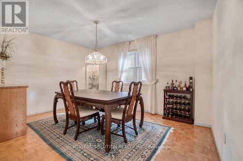 5483 Middlebury Drive, Mississauga, ON - Indoor Photo Showing Dining Room