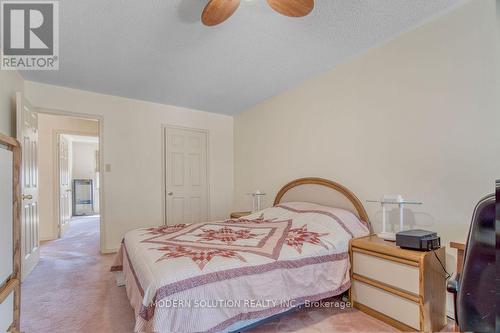 5483 Middlebury Drive, Mississauga, ON - Indoor Photo Showing Bedroom