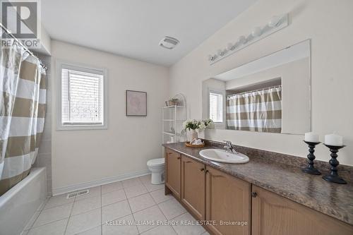 876 Black Cherry Drive, Oshawa, ON - Indoor Photo Showing Bathroom
