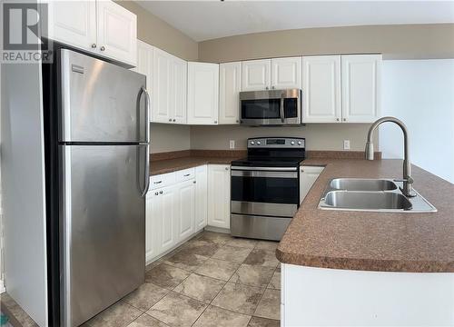 127 College Street, Sudbury, ON - Indoor Photo Showing Kitchen With Stainless Steel Kitchen With Double Sink