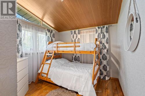 80 Beach Road, Kawartha Lakes, ON - Indoor Photo Showing Bedroom