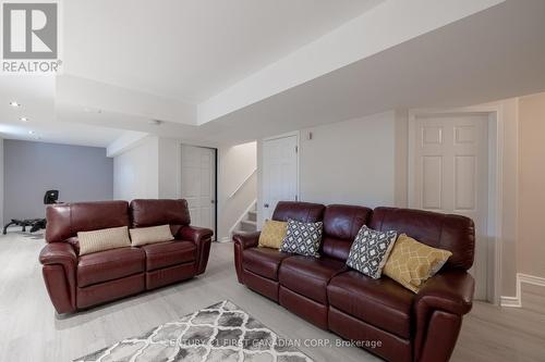 203 Emerald Road, London, ON - Indoor Photo Showing Living Room