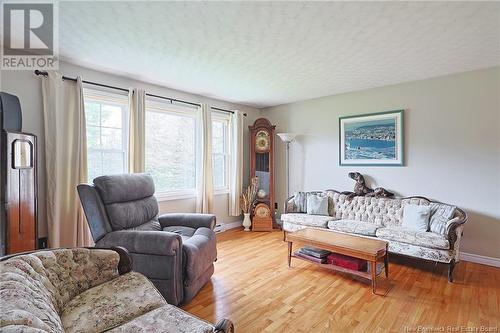 63 Darryl Drive, Burton, NB - Indoor Photo Showing Living Room