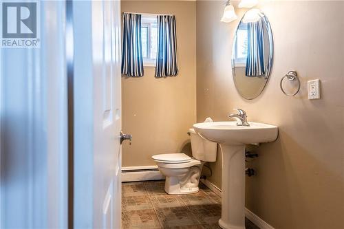 256 Clemow Avenue, Pembroke, ON - Indoor Photo Showing Bathroom
