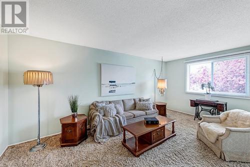 612 Laural Drive, Burlington, ON - Indoor Photo Showing Living Room