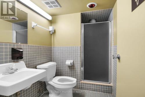 512 - 1510 Richmond Street, London, ON - Indoor Photo Showing Bathroom