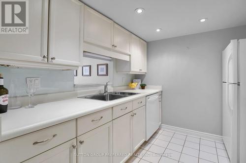 512 - 1510 Richmond Street, London, ON - Indoor Photo Showing Kitchen With Double Sink